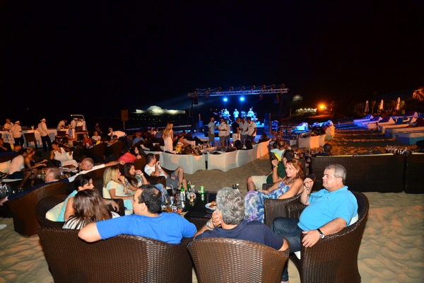 Edde Sands BBQ Pieds Dans Leau